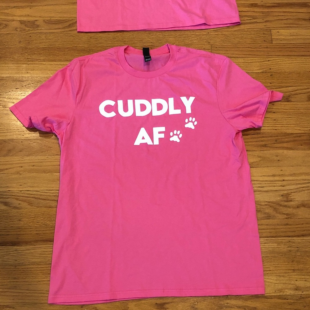 District Bright Pink 'CUDDLY AF' Graphic Tee